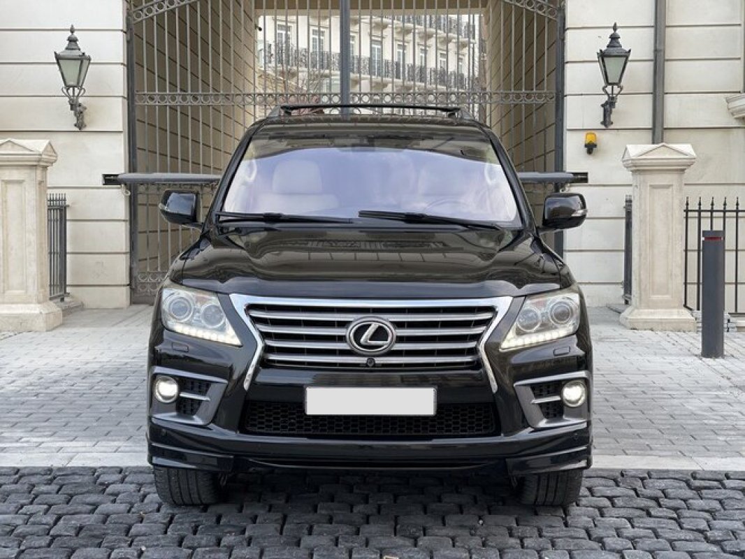 Lexus LX570 Model